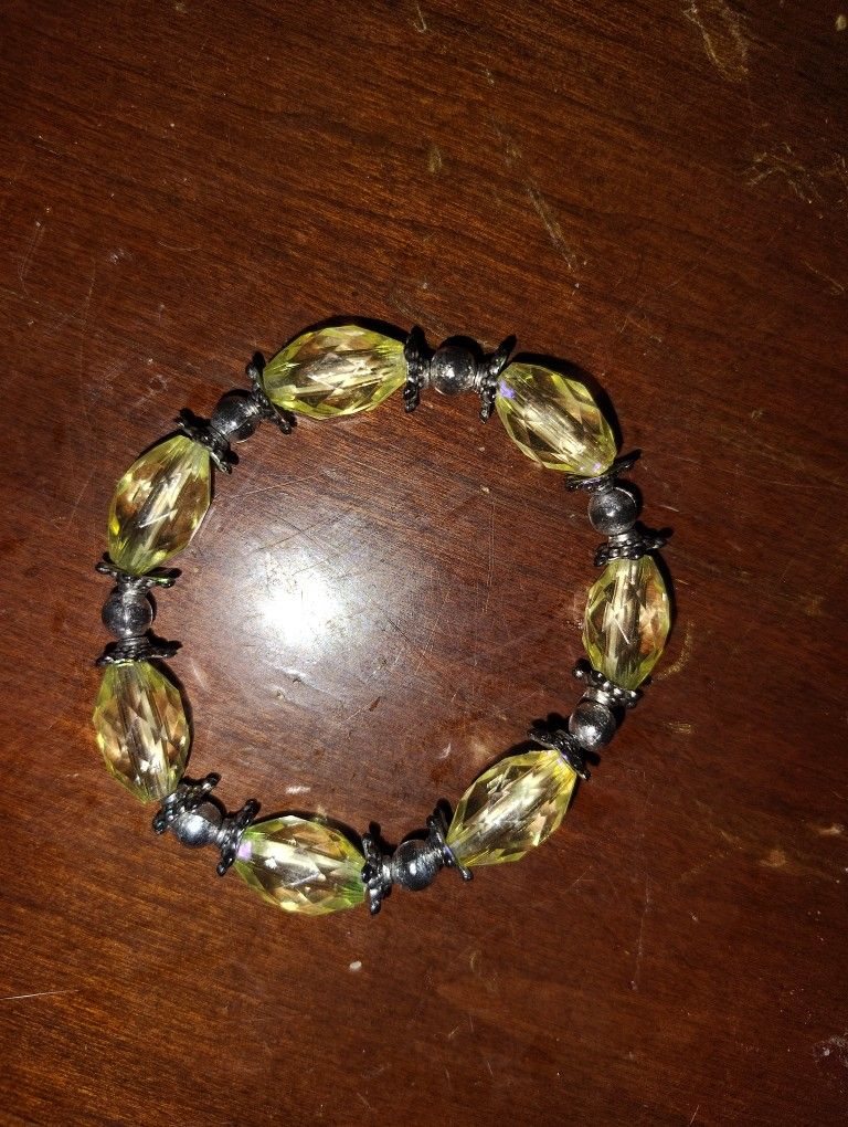 Stretchy Green Bracelet