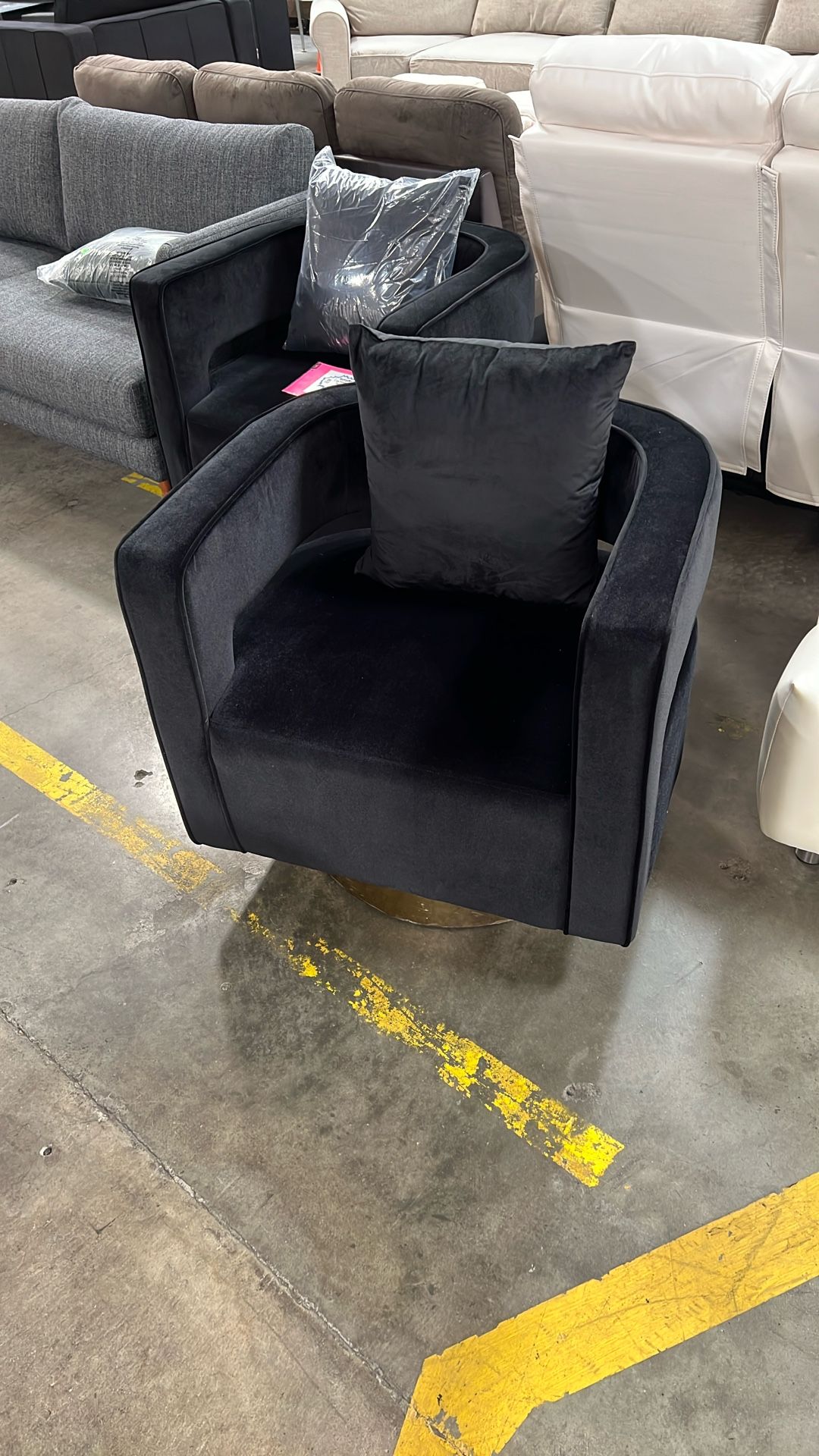 BRAYDEN STUDIO Barrel Chair