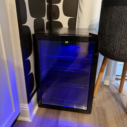 Brand New In Box Wine Cooler - Chiller Soft Drinks Energy Drinks