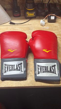Boxing gloves