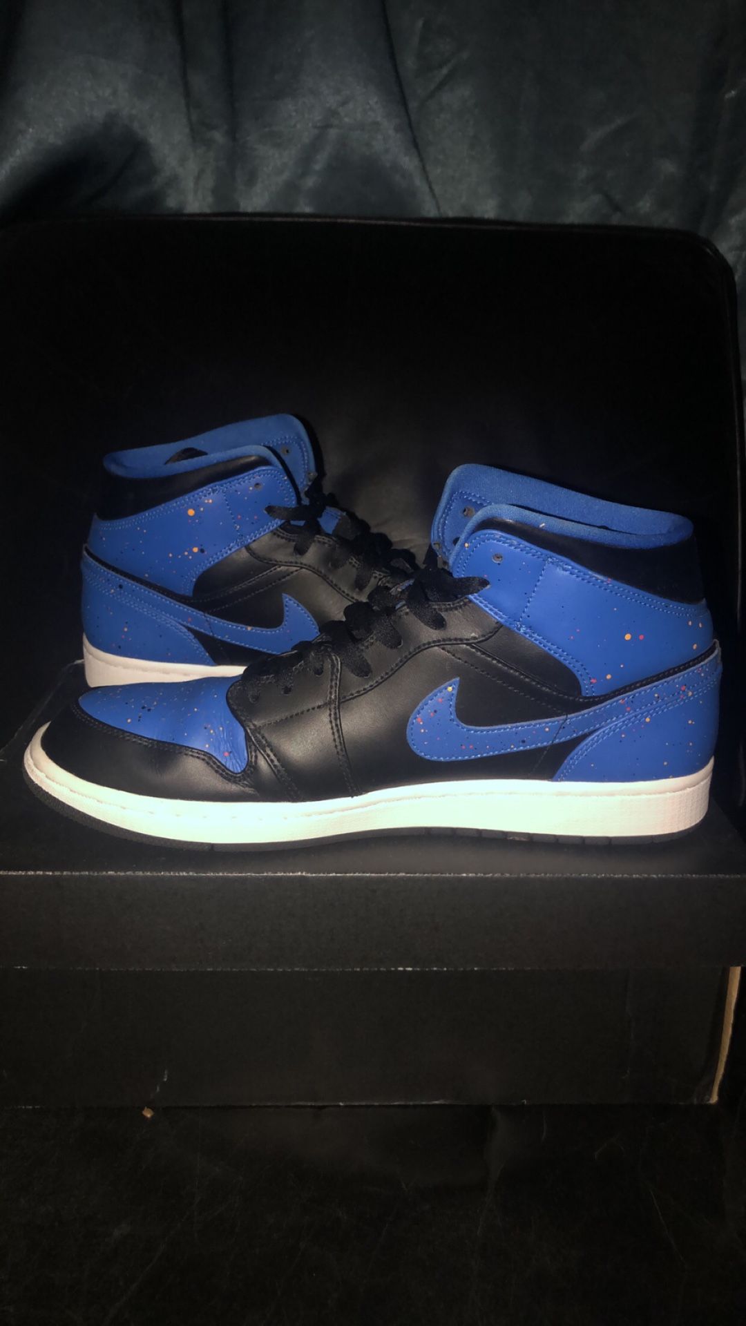 Jordan 1 Mid Royal size 11