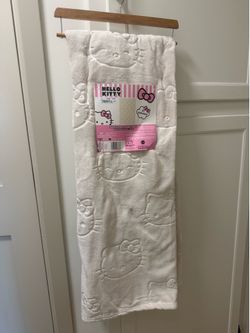 Hello kitty blanket