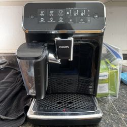 Phillips Saeco 3200 With Latte Go And Filters