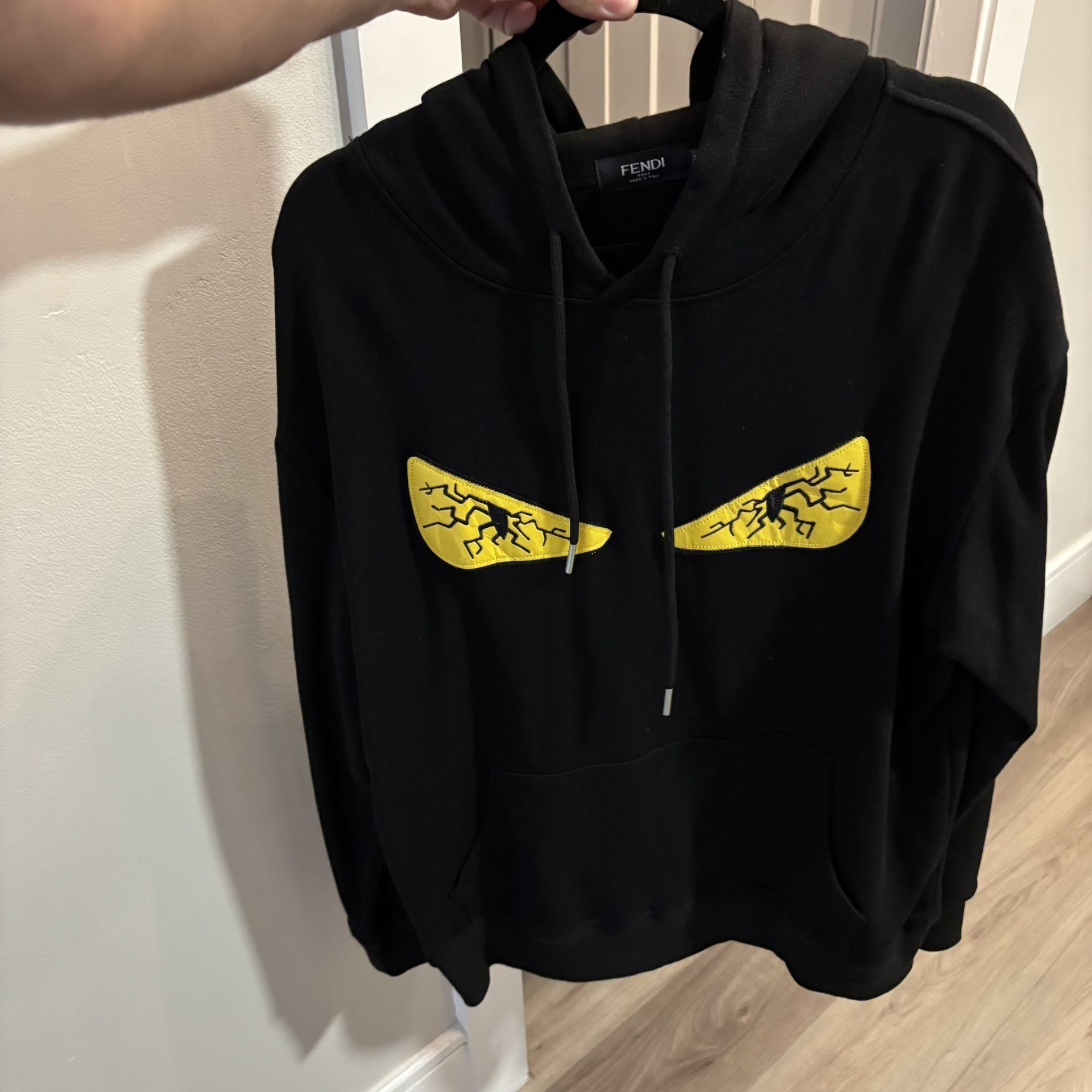 Men’s Sweater Size L