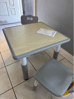 Kids table 2 chair set