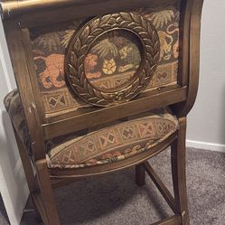 Golds Antique Accent Chair 