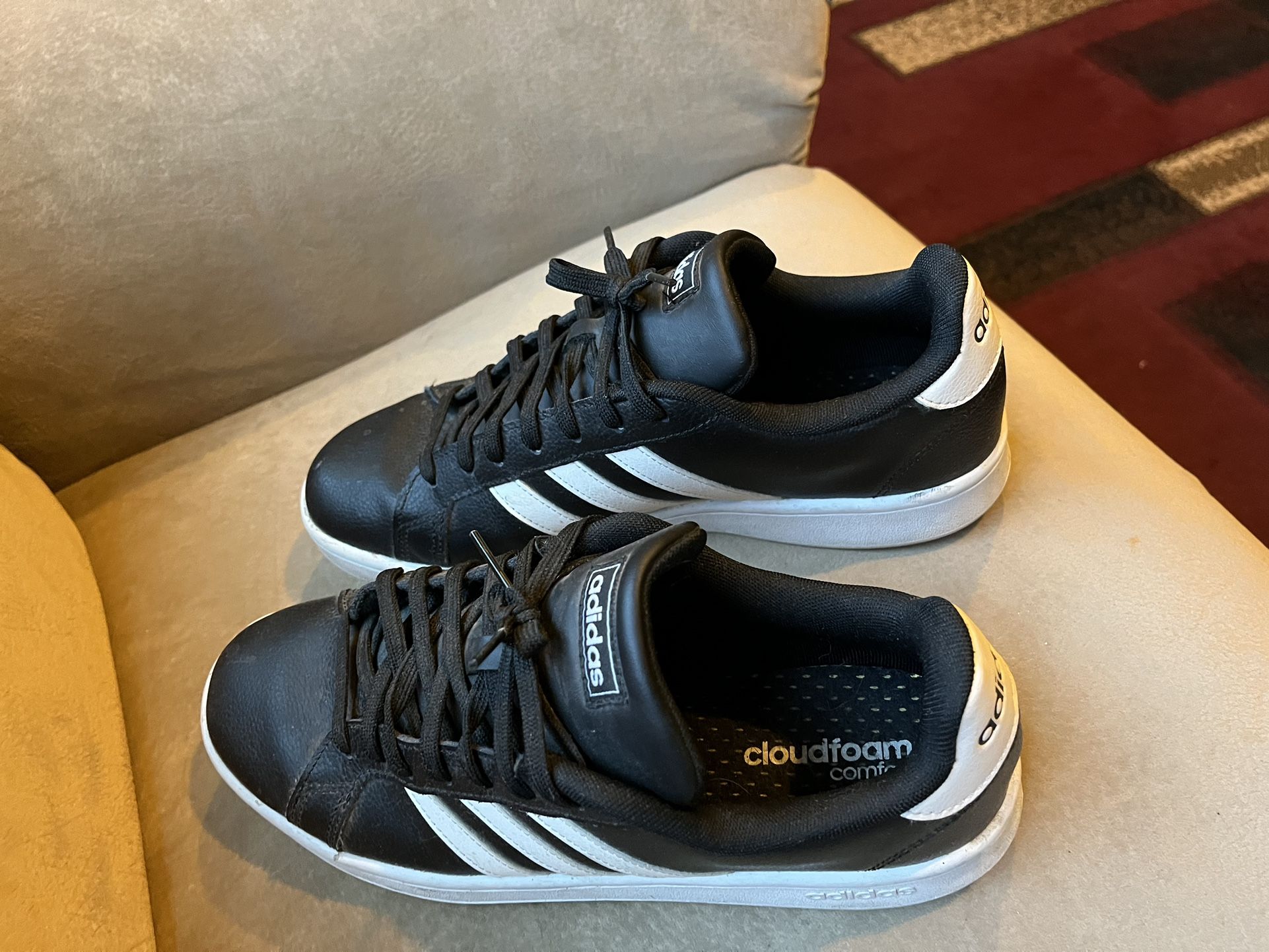 Black And White Adidas 9.5