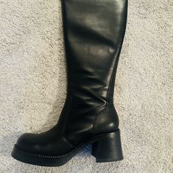 Women’s Boots Size 11