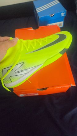 Neon Soccer indoor