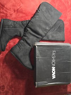 Fashion Nova Flat Boots 