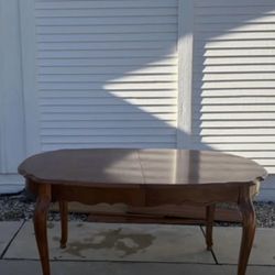dining wooden  table , 60 x 42 x 30“ ,Pick up in Granada Hills CA 91344