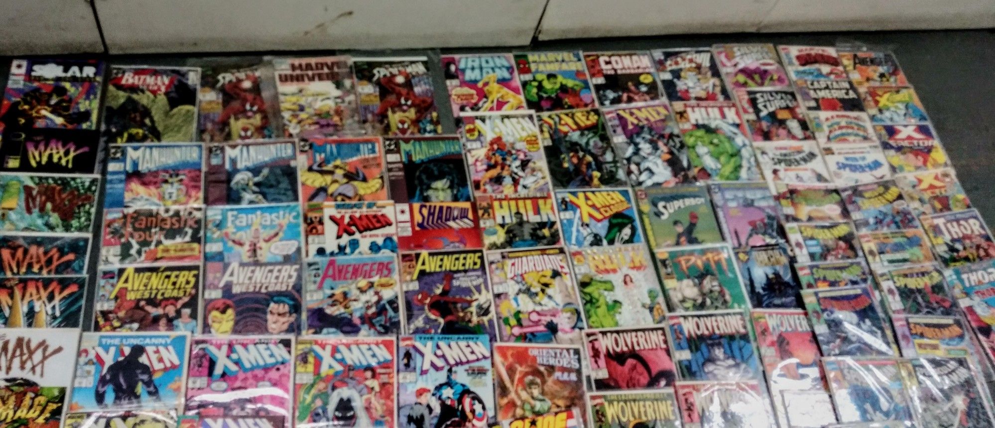 Lot of comics most are in NM condition in plastic sleeves