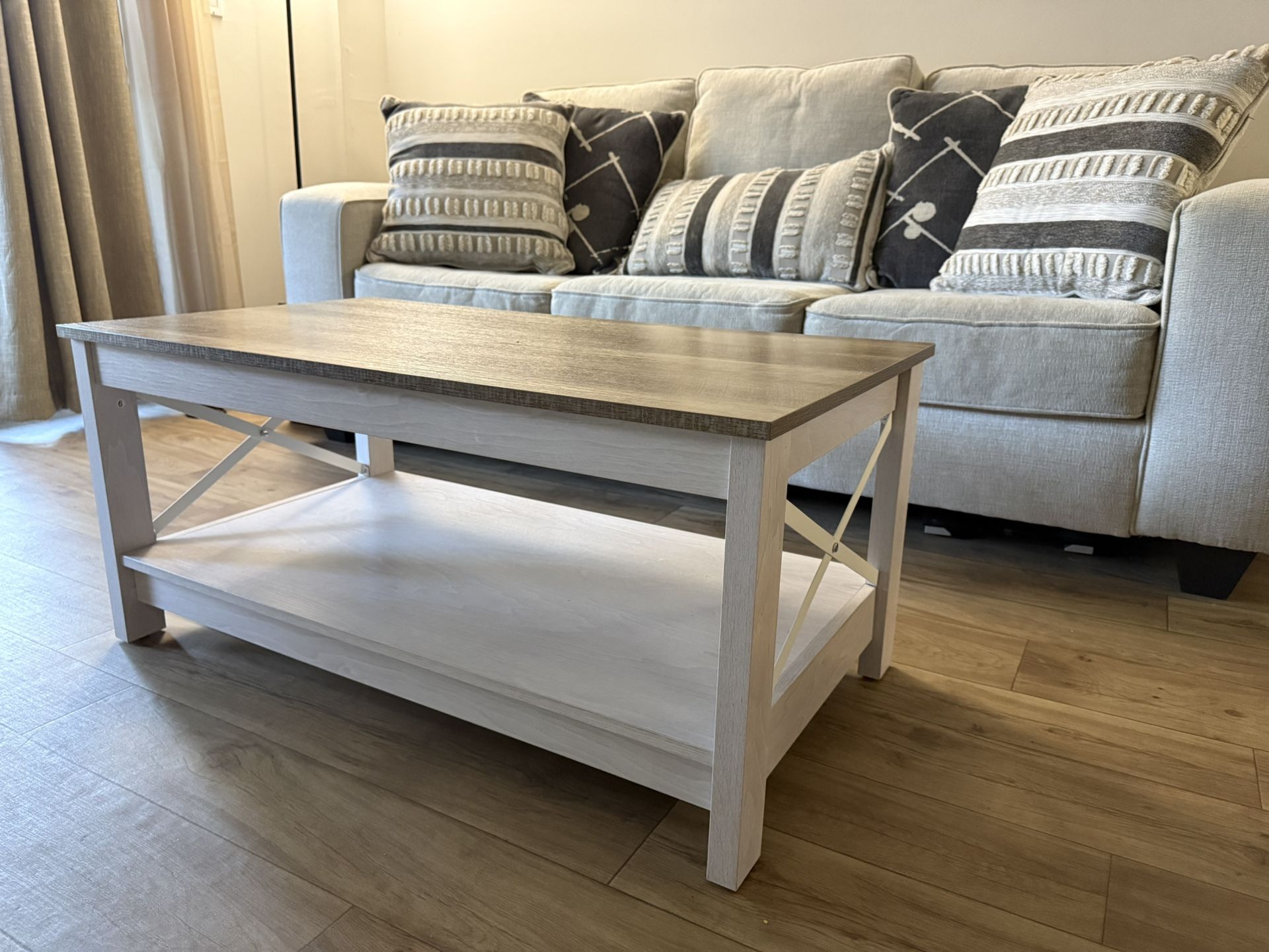 Farmhouse Style Coffee Table 