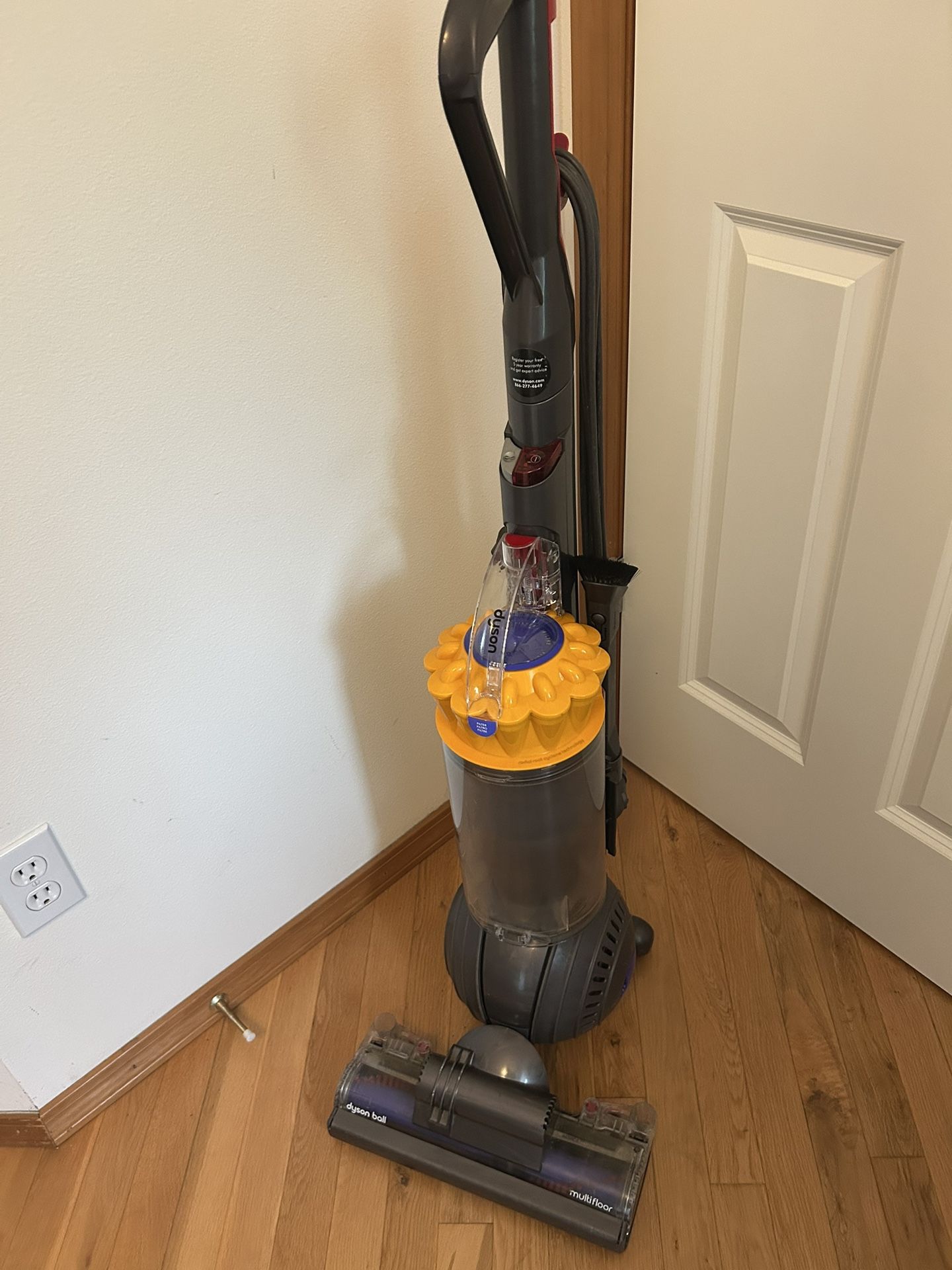 Dyson Ball Upright Vacuum Cleaner 
