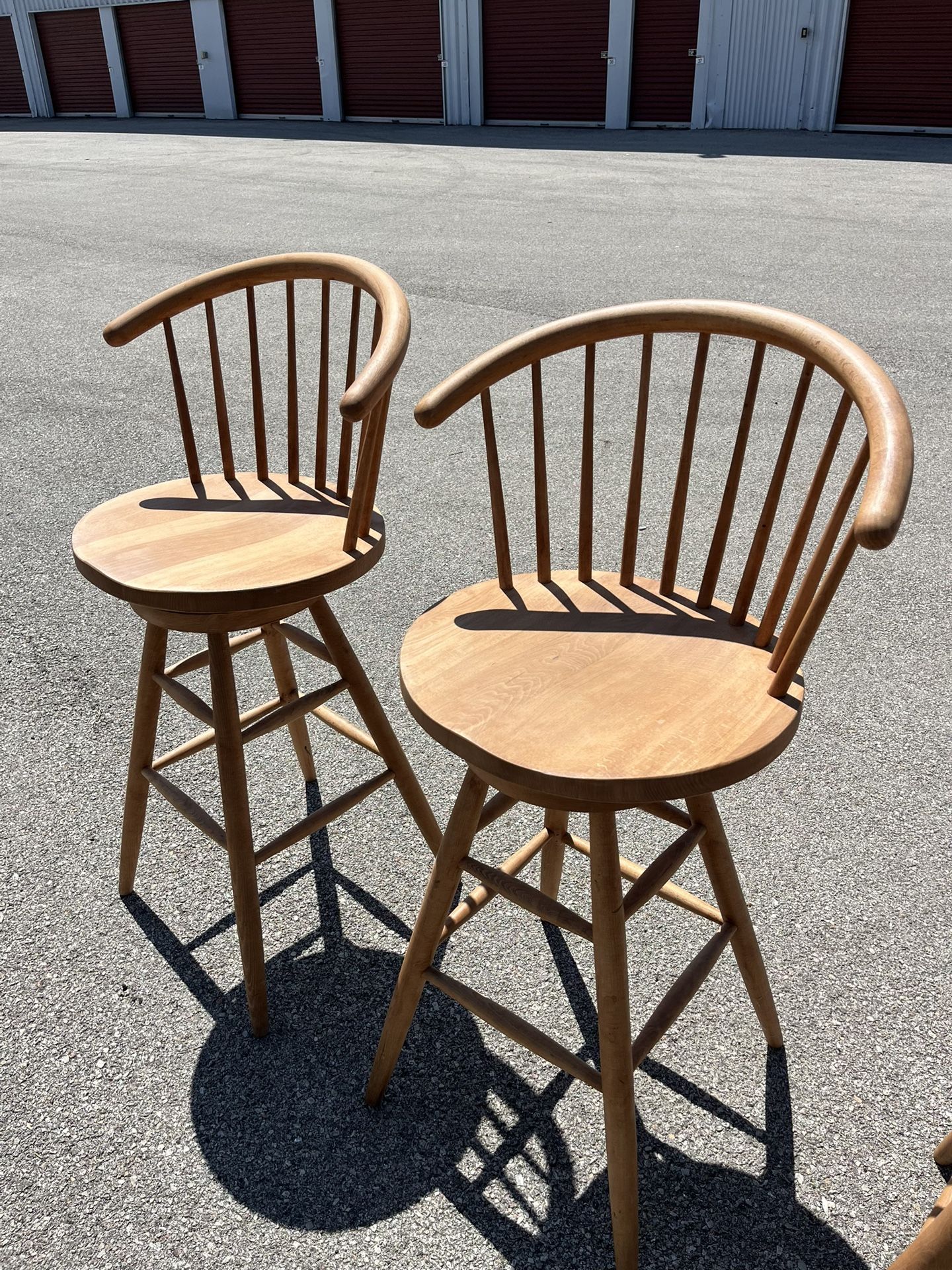 2 Oak Windsor Style Swivel Bar Stools /chairs