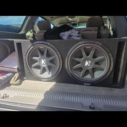 Brandnew 15” Kickers N The Box!!!