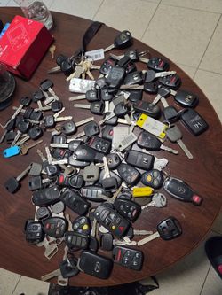 Vendo mas de 100 llaves de varias marcas de carros