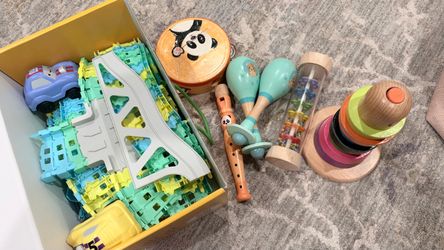 Infant/toddler toys