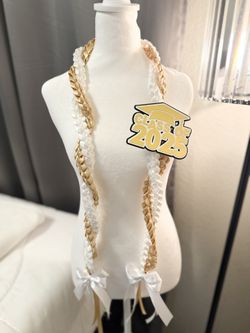 GRADUATION LEIS