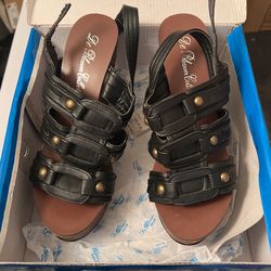 Size 7 Women’s Shoes