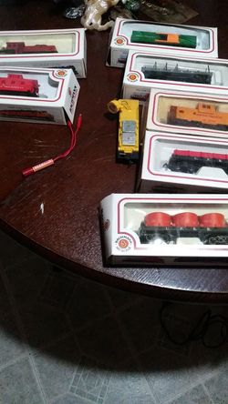 Bachmann 5 ho scale orig 12 name brand trailers orig 28 pc track 121 piece snap on extra to power controls one Snap-on figure out if you have a short