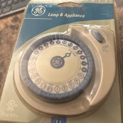 GE Lamp and Appliance timer ( New Sealed)