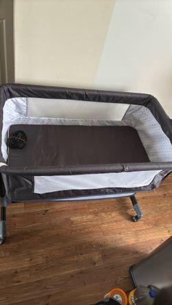 Portable Bassinet/ Bedside Sleeper