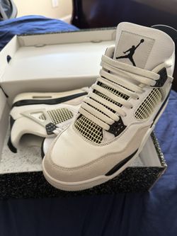 Jordan 4s