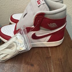 Jordan 1 Retro High OG Varsity Red Women’s Sz 8