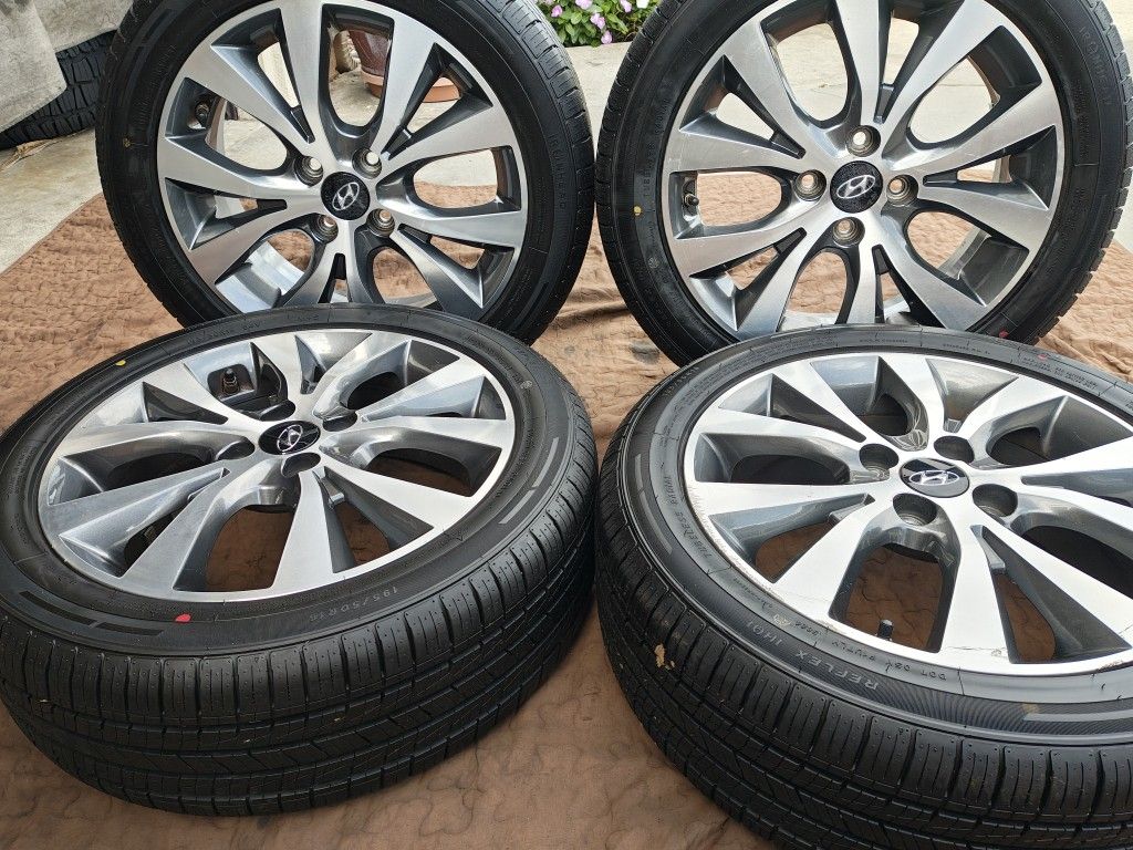 16" Hyundai WHEELS 4x100 Bolt Pattern Semi New Tires