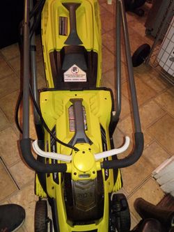 RYOBI 18V ONE+ 13 in Electric Lawn mower