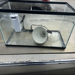 10 Gallon Turtle Tank, Pump And Light 