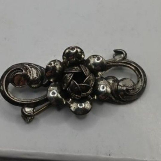 Vintage Silver Flower Pin
