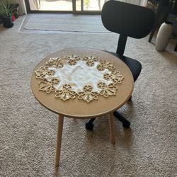 Side Table Like New