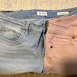 Women’s Jeans, 3️⃣ Pairs