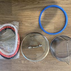 Instant Pot 8 Qt accessories (new sealing rings, tempered glass lid, steamer basket)