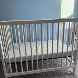 Graco Teddi 4-in-1 Mini Convertible Crib + Mattress – Excellent Condition