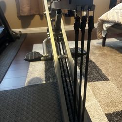 Sunny Health & Fitness Rowing Machine – Great Condition