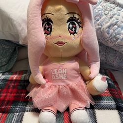 Beautiful  Leah  Ashe Doll Very Good Cond