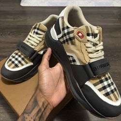 Burberry Runner
