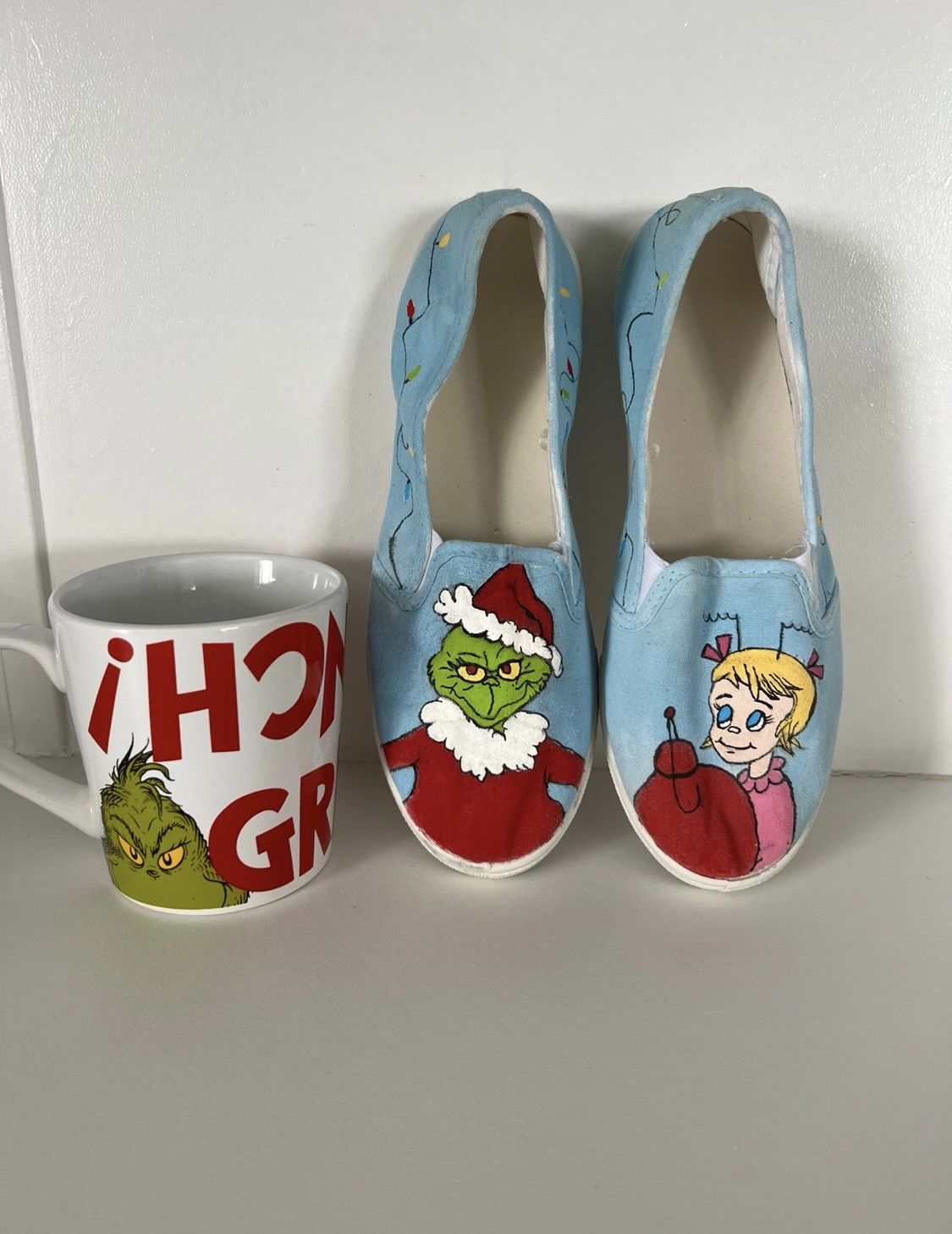 Dr. Seuss The Grinch 18oz Ceramic Mug Cup Shoes size 7