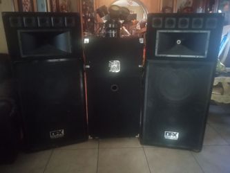 3-Piece DJ Set with Lights / Set de DJ de 3 Piezas con Luces