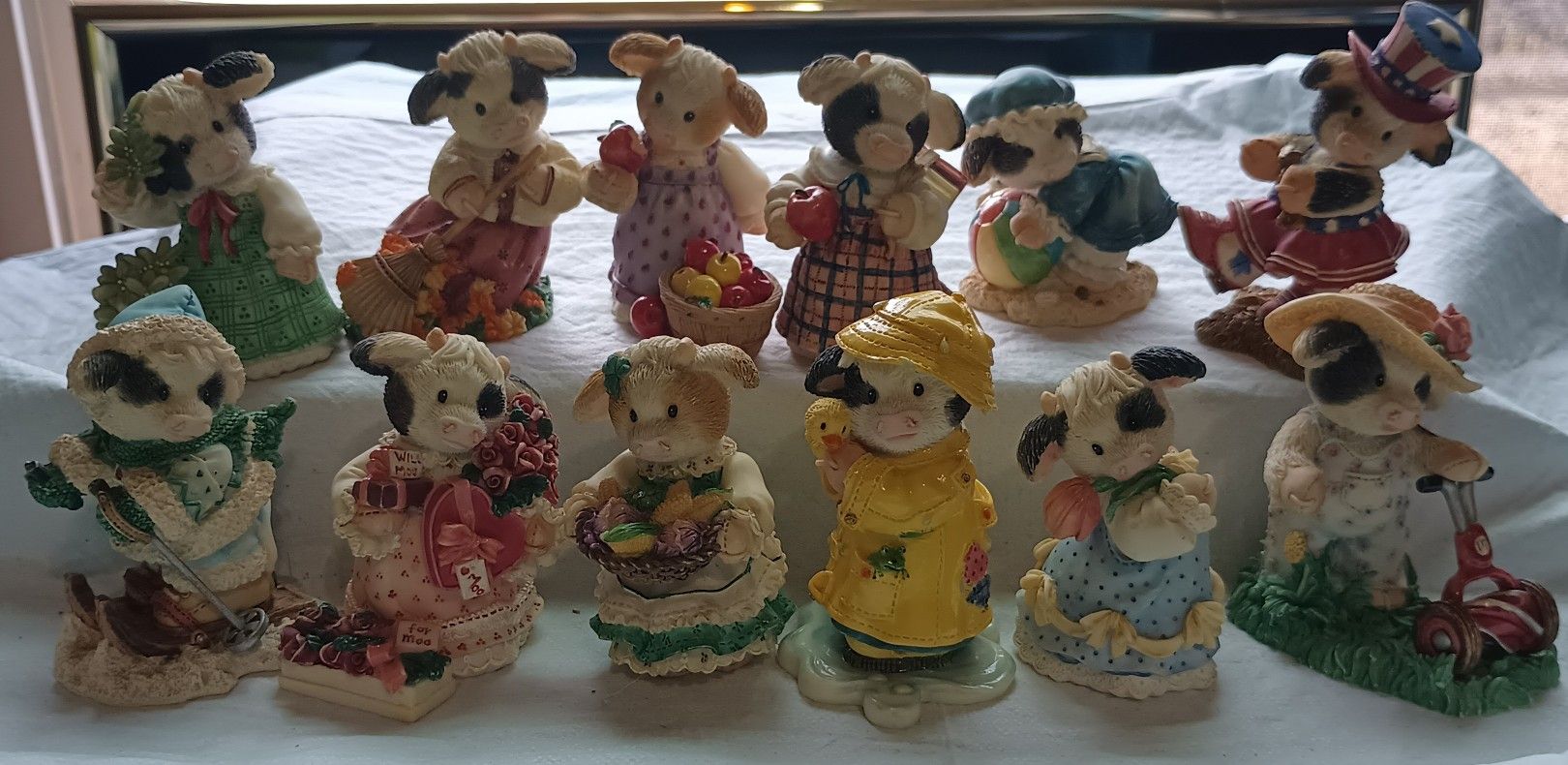 Mary Moo Moos Twelve Months Of Moos Figurines