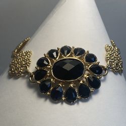 Black Beaded , Gold Tone Bracelet. Best Signed. 7.5”