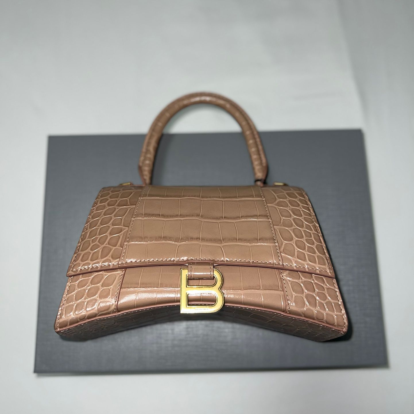 Balenciaga Hourglass Xs Hand Bags for Sale in Bronx, NY - OfferUp