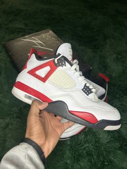 Jordan 4s