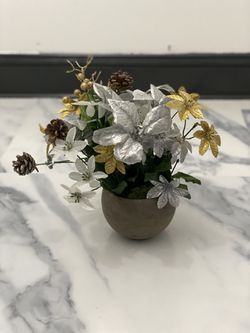 Fake flower 🌸 decor