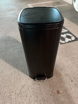 Trash can