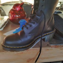 Dr Martin Boots 
