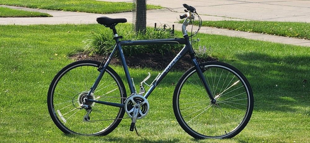 TREK 7300 - HYBRID BIKE W/A HEAD/SHOC - 60.96CM VERY TALL PERSON - SEAT SUSPENSION- 3×8 TUNED